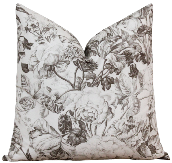 Laurel Wreath Monogram Pillow Cover. – Porter Lane Home